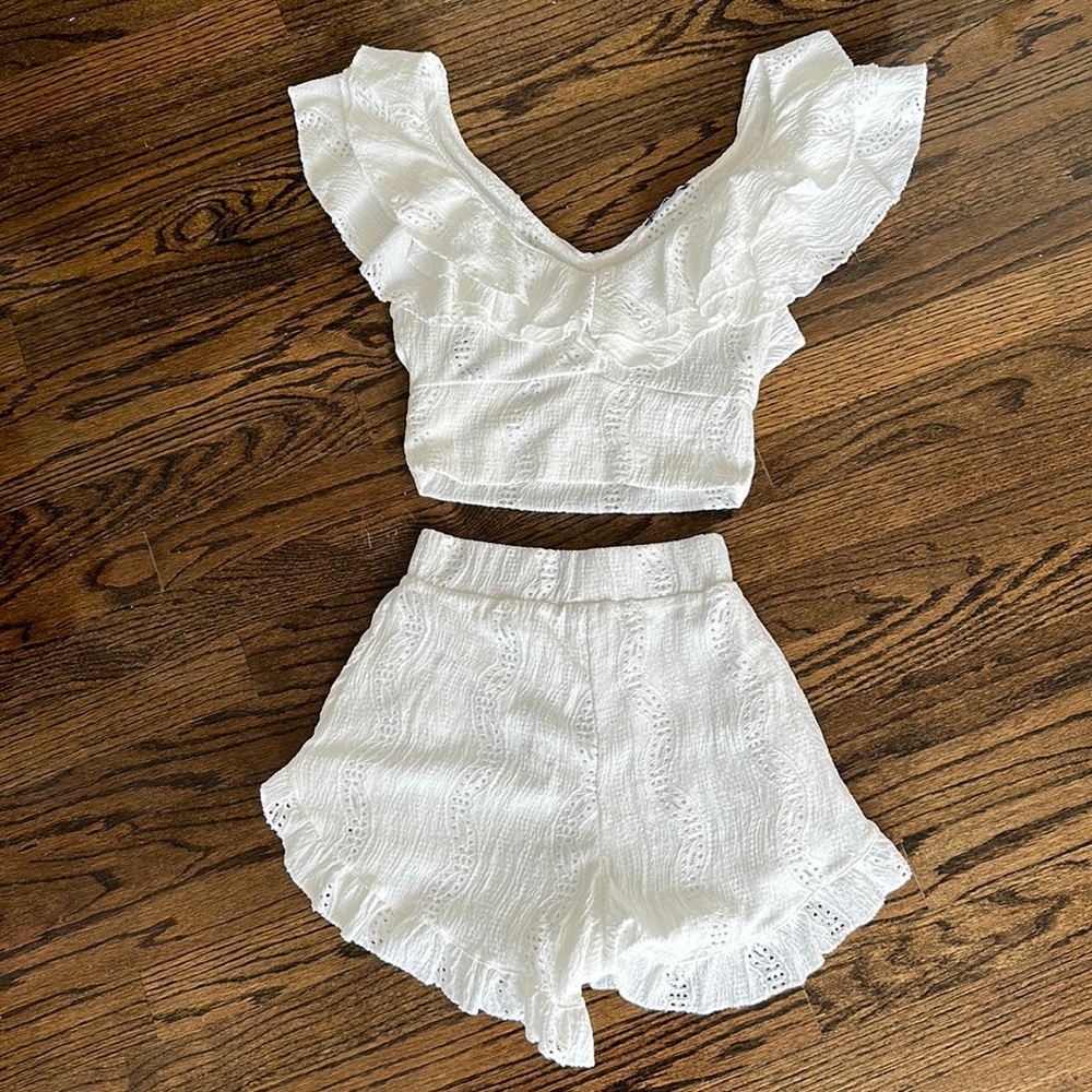 White ruffles lace Zara top and shorts set